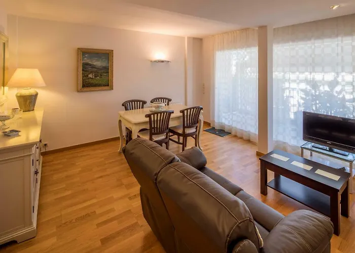 Atico Con Gran Terraza En El Corazon De